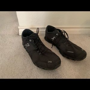 Men’s On Running sneakers. Size 13, black.